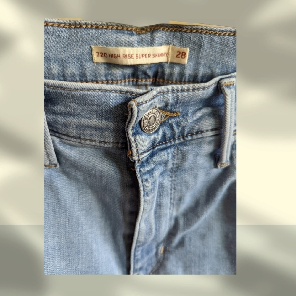 Levi's 720 High Rise Super Skinny - Picture 3 of 4
